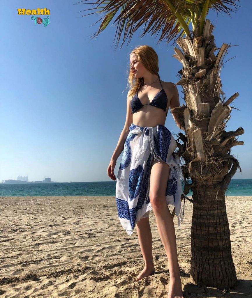 Sexy ellie bamber 49 Hot