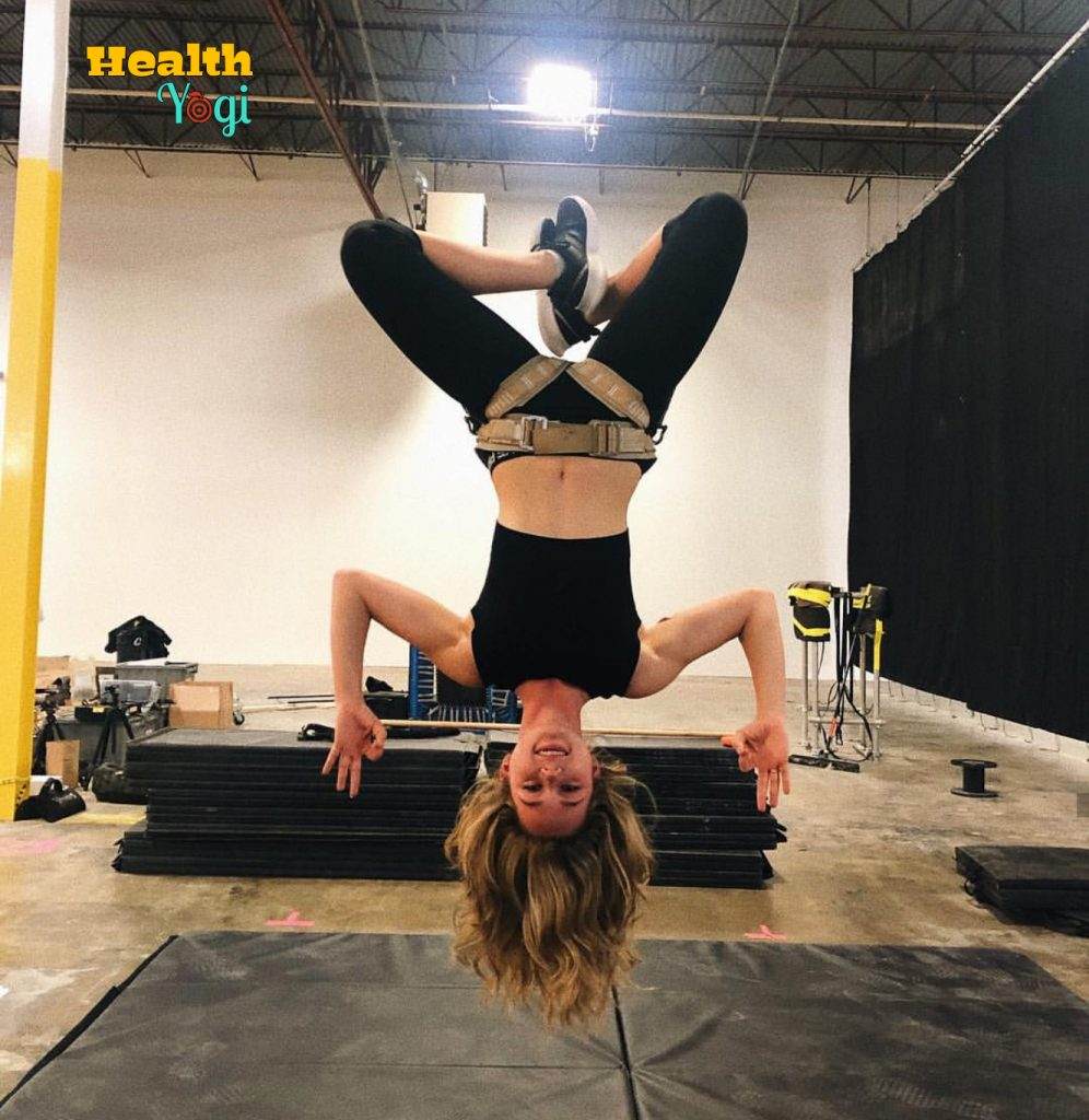 Brec Bassinger Exercise at gym