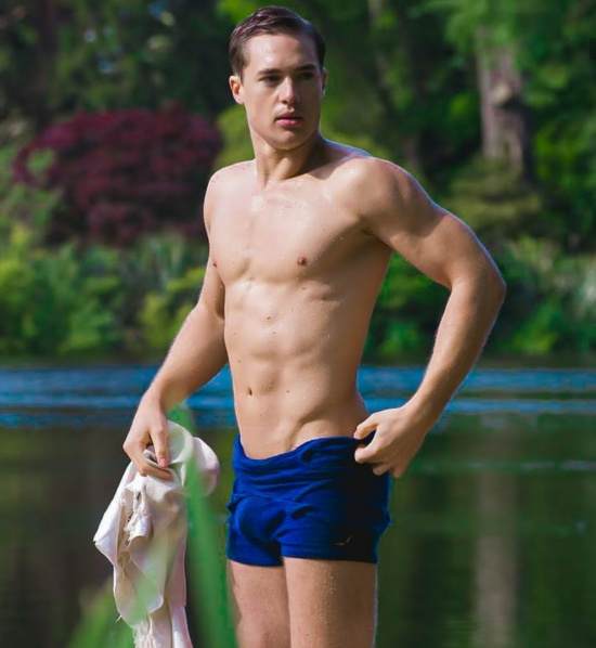 Alexander Dreymon Workout