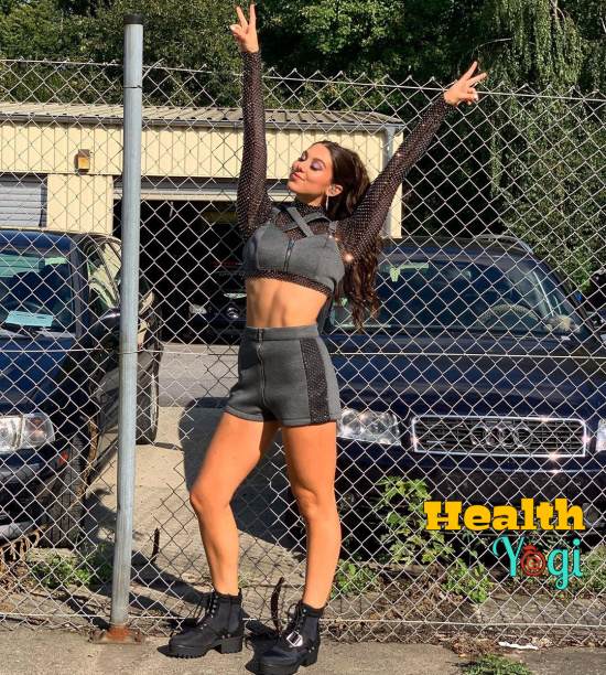 Kira Kosarin Workout